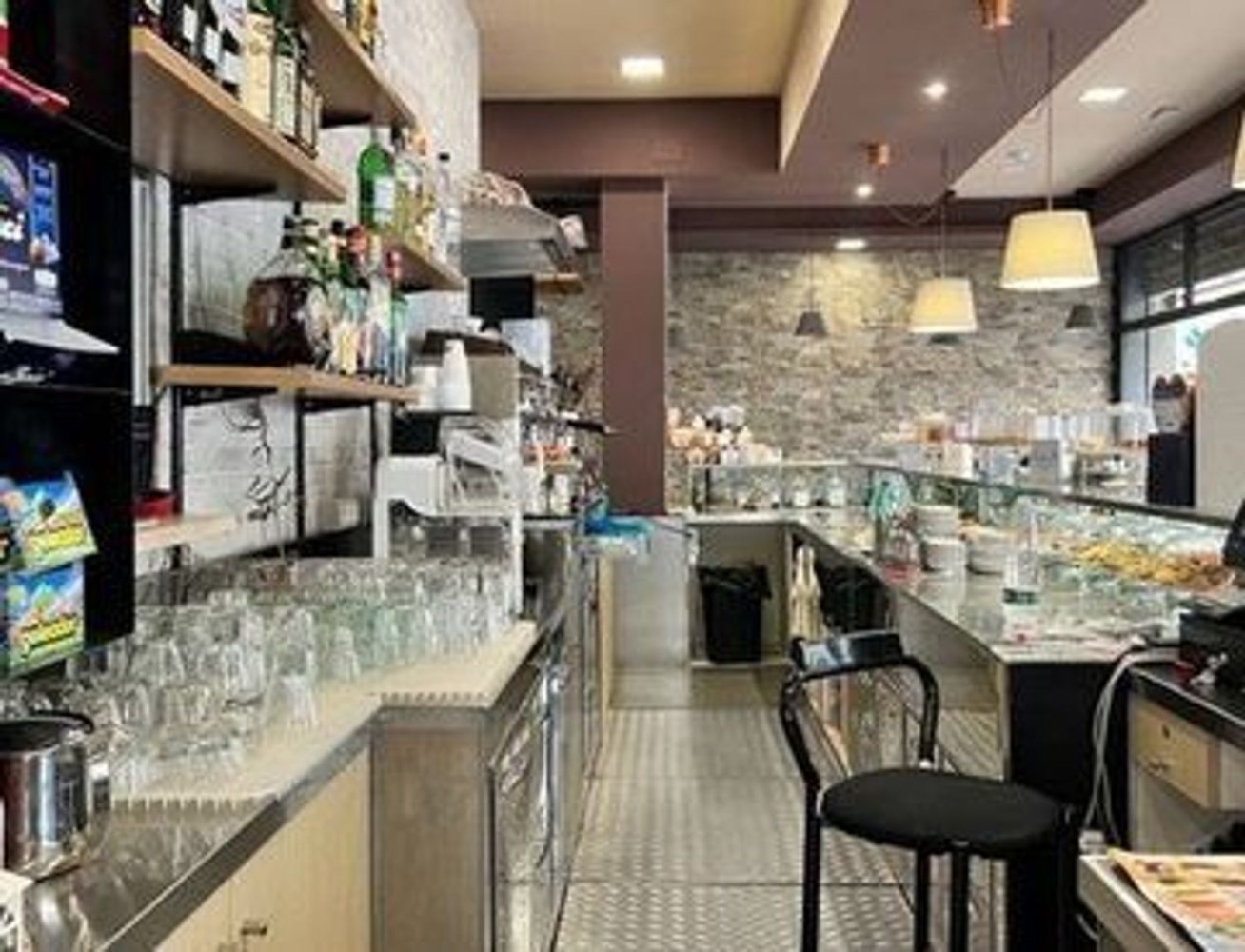 Коммерческая недвижимость 200м² в Рим, Италия № 104372