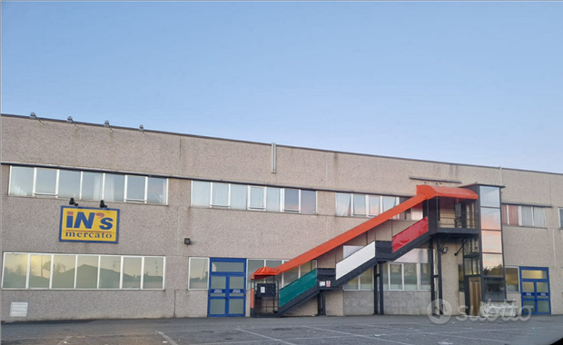 8 rooms Commercial property in Borgomanero, Italy No. 302861