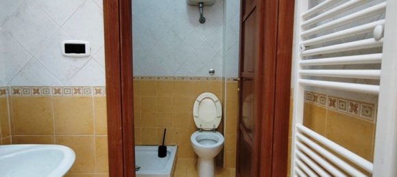 4 rooms Apartment in Frosinone, Italy No. 30560 11