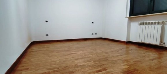 4 rooms Apartment in Frosinone, Italy No. 30560 5