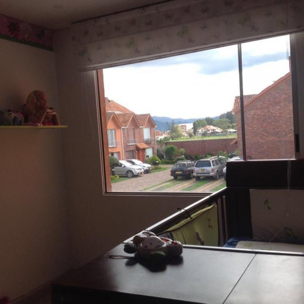 Casa de 3 dormitorios en Cundinamarca, Colombia No. 5366