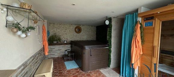 8 bedrooms House in Eure, France No. 307009 21