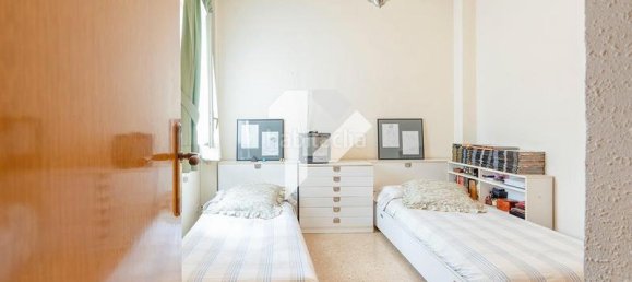 3 bedrooms Penthouse in Sants-Montjuic, Spain No. 171131 8