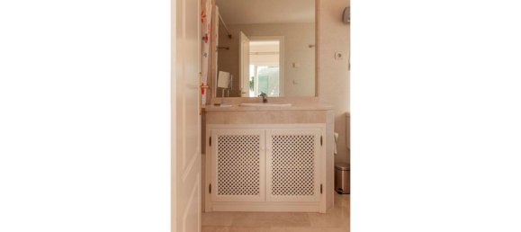 2 bedrooms Penthouse in Marbella, Spain No. 177993 16