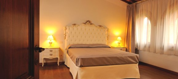 7 bedrooms Villa in Tuoro sul Trasimeno, Italy No. 54193 10