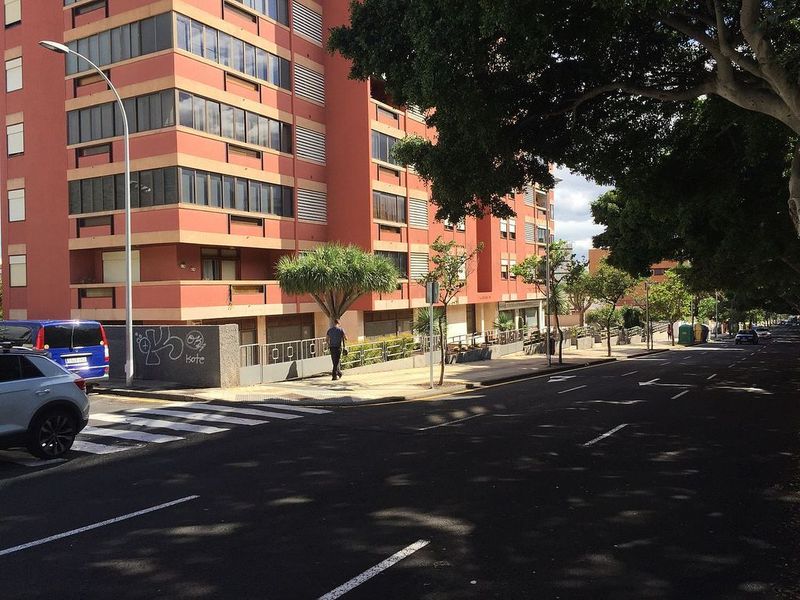  Commercial property in Santa Cruz de Tenerife, Spain No. 235526