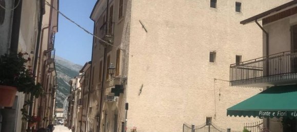 Casa de 10 habitaciónes en Palena, Italy No. 105891 2