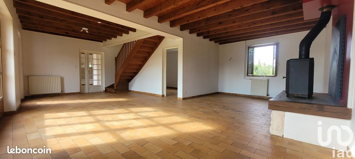5 bedrooms House in Saint-Amand-Montrond, France No. 246908