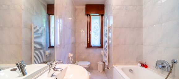 4 rooms Apartment in Udine, Italy No. 309781 16