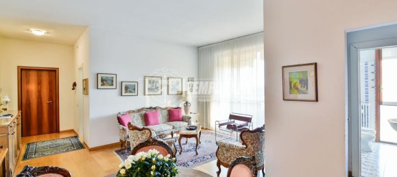 3 rooms Apartment in Como, Italy No. 238233 2