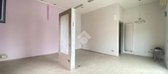 Imóvel comercial de 1 divisão em Torre Boldone, Italy N.º 138361 12