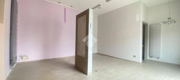 Imóvel comercial de 1 divisão em Torre Boldone, Italy N.º 138361 11