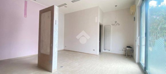 Imóvel comercial de 1 divisão em Torre Boldone, Italy N.º 138361 7