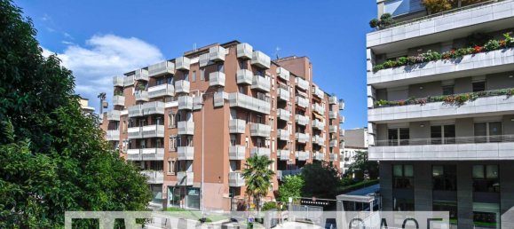 2 bedrooms Apartment in Bergamo, Italy No. 275757 2