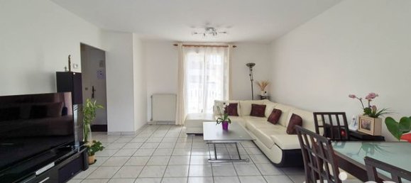 3 bedrooms House in Vaureal, France No. 359177 4