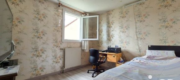 3 bedrooms House in Vaureal, France No. 359177 8