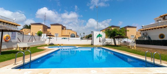 3 bedrooms House in Alicante, Spain No. 178869 3