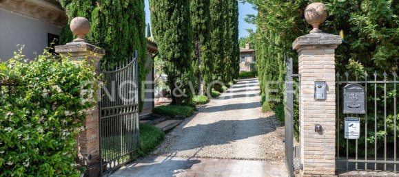 5 bedrooms House in Massa Martana, Italy No. 131344 3