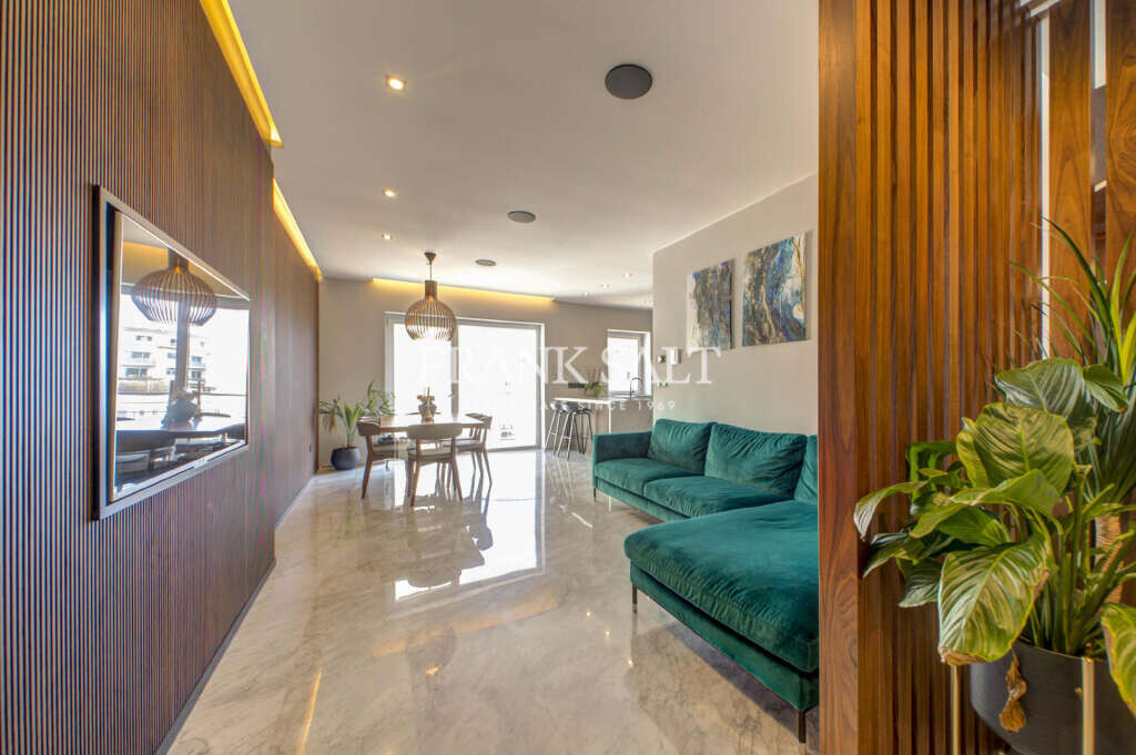 Apartamento de 2 dormitorios en Sliema, Malta No. 228