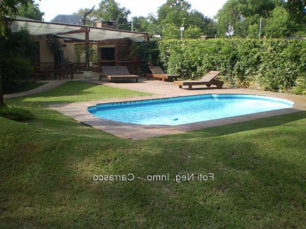 4 bedrooms House in Canelones, Uruguay No. 1348