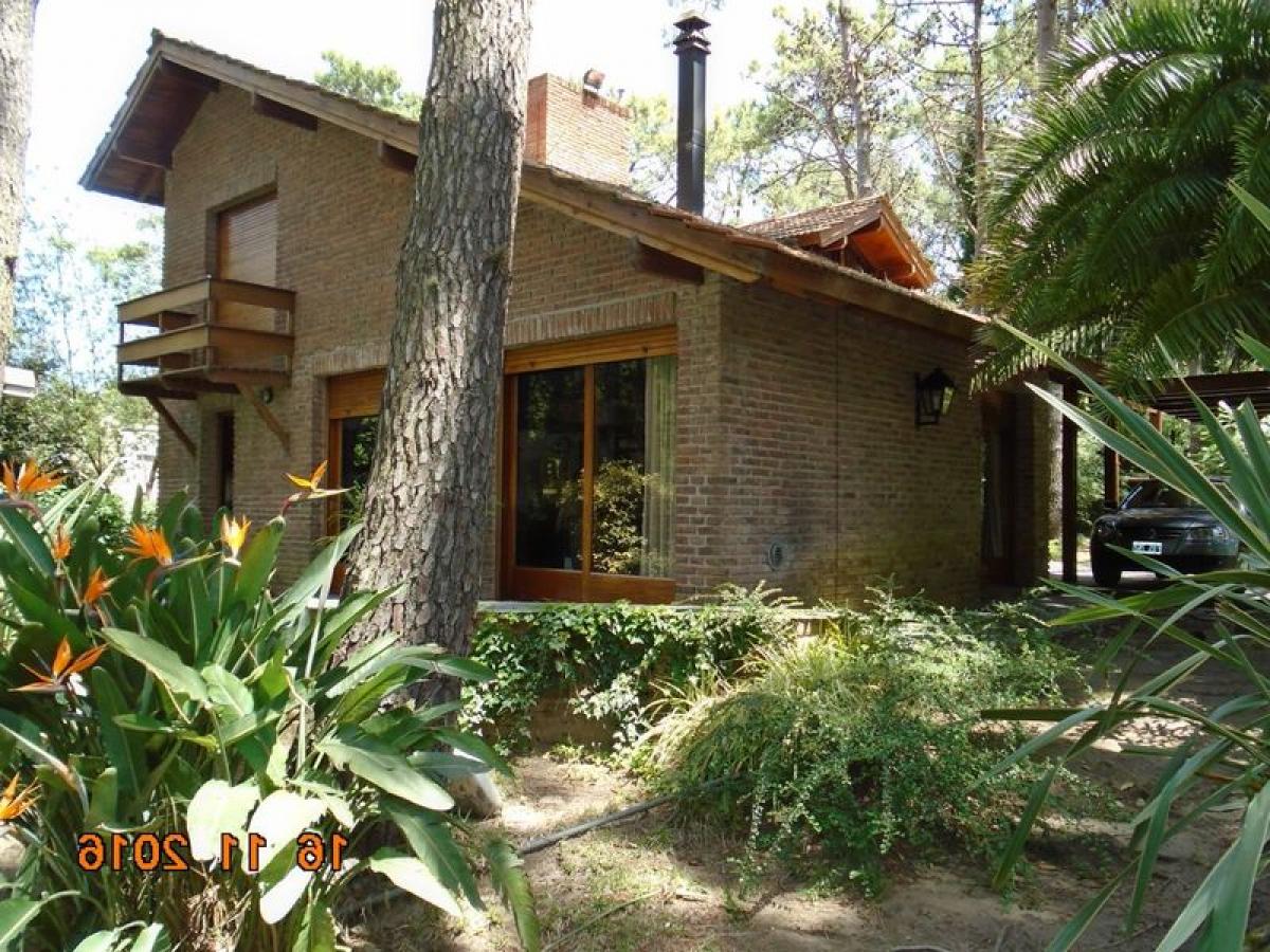 Casa de 2 dormitorios en Mar del Plata, Argentina No. 87848