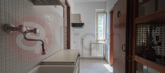 3 bedrooms House in Arpino, Italy No. 77613 17