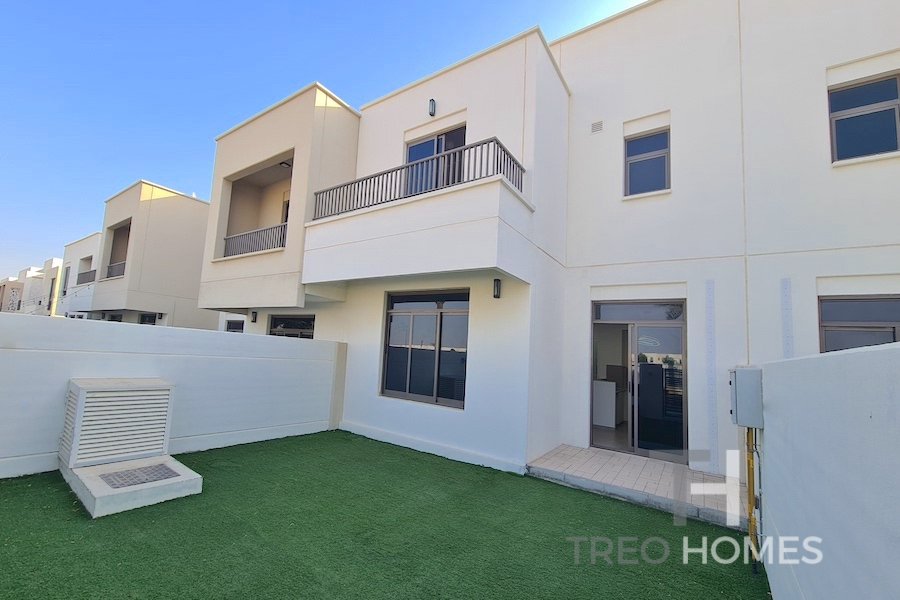 3 bedrooms Townhouse in Town Square, UAE No. 28960