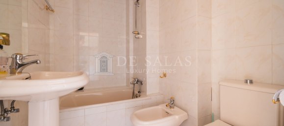 4 bedrooms Apartment in Madrid, Spain No. 155983 12