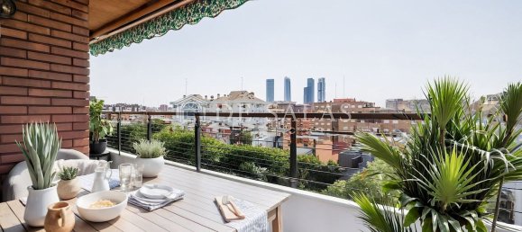 4 bedrooms Apartment in Madrid, Spain No. 155983 5