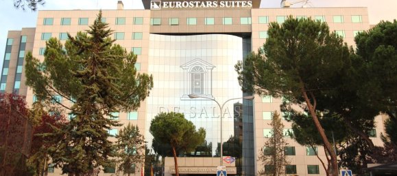 4 bedrooms Apartment in Madrid, Spain No. 155983 26