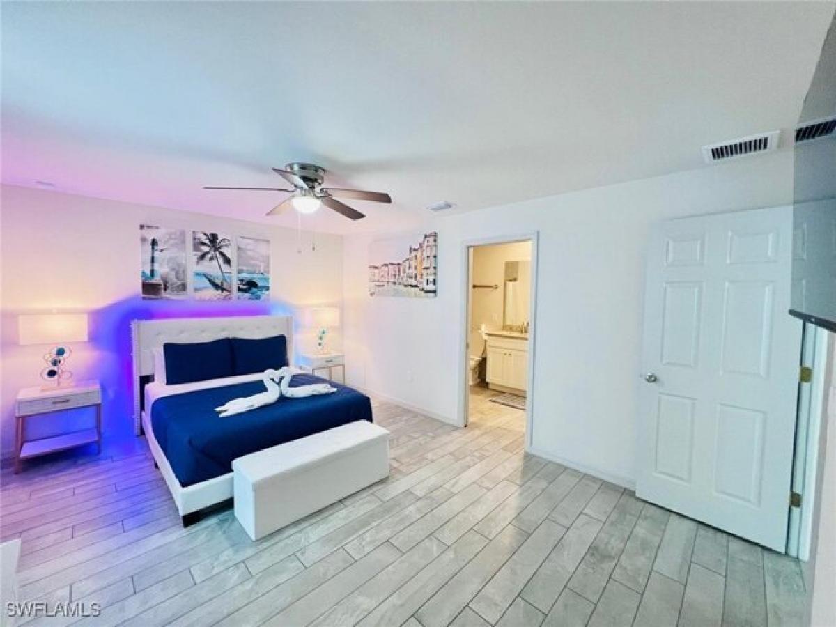 6 bedrooms House in Cape Coral, USA No. 441392