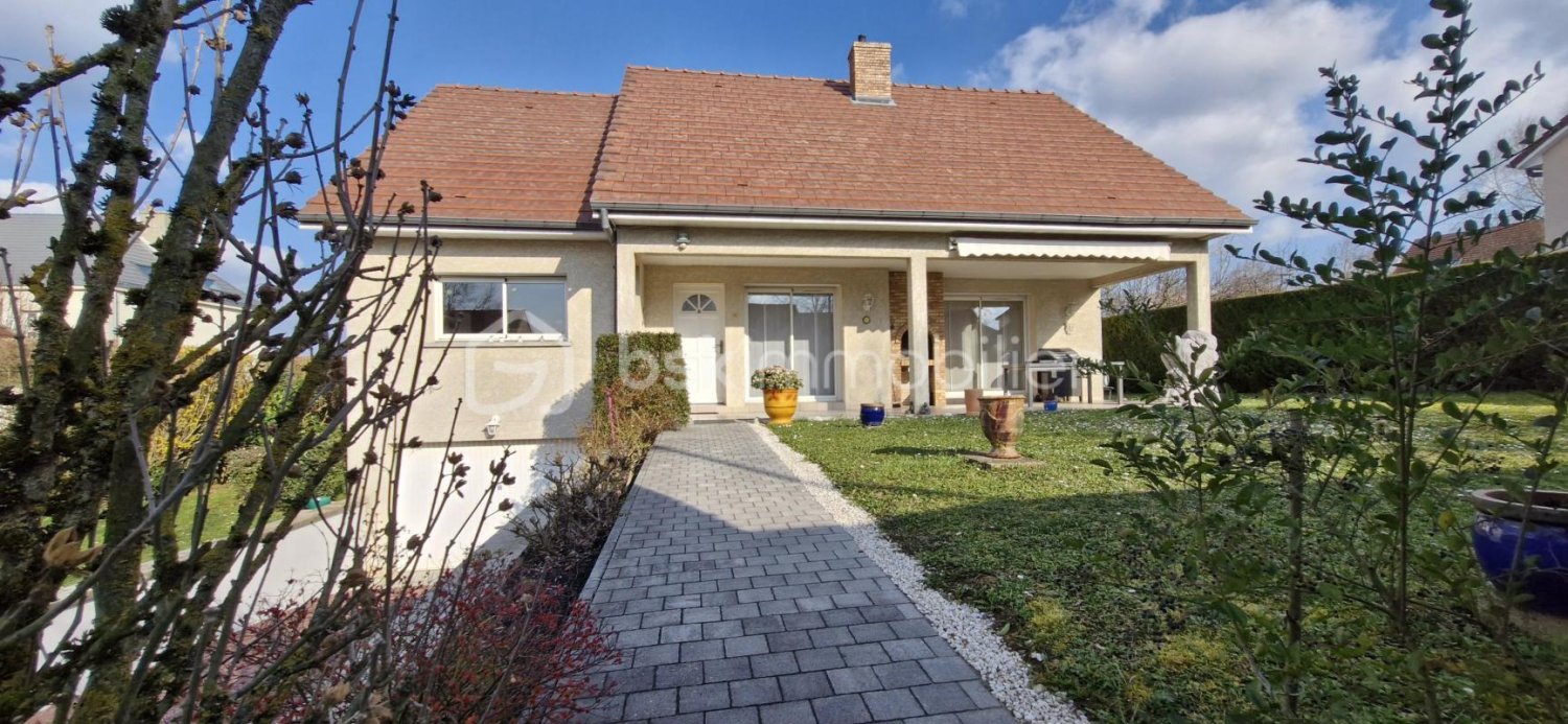 5 bedrooms House in Saint-Apollinaire, France No. 194175