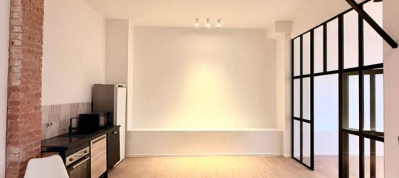 Studio in Cannes, France No. 331806 2