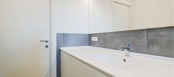 3 rooms Apartment in Milan, Italy No. 286370 47