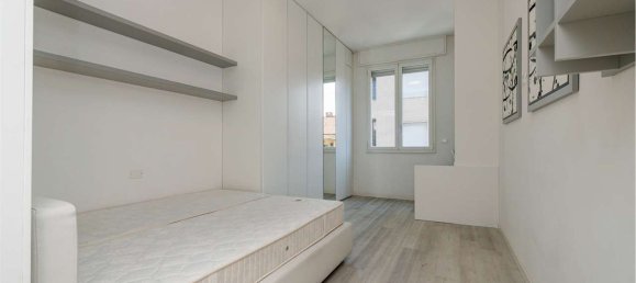 3 rooms Apartment in Milan, Italy No. 286370 25