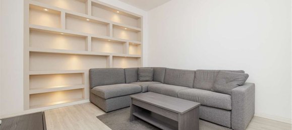 3 rooms Apartment in Milan, Italy No. 286370 2