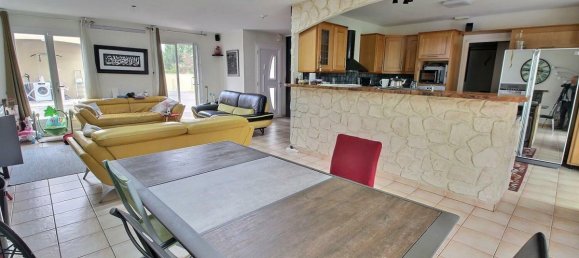 5 bedrooms Villa in Saintes, France No. 277520 3