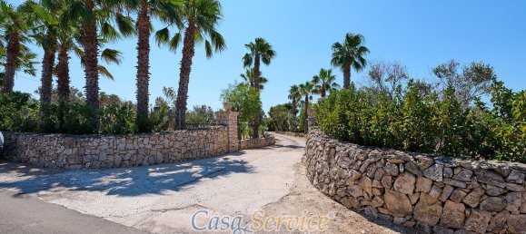 Вилла с 6 комнатами в Racale, Италия № 86730 3