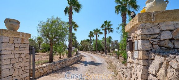 Вилла с 6 комнатами в Racale, Италия № 86730 4