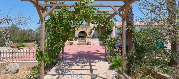 Вилла с 6 комнатами в Racale, Италия № 86730 11