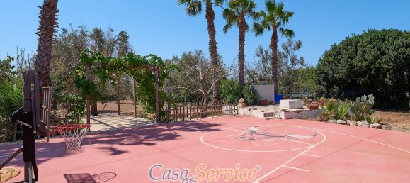 Вилла с 6 комнатами в Racale, Италия № 86730 16