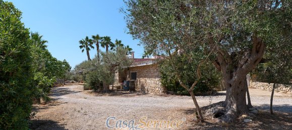 Вилла с 6 комнатами в Racale, Италия № 86730 8