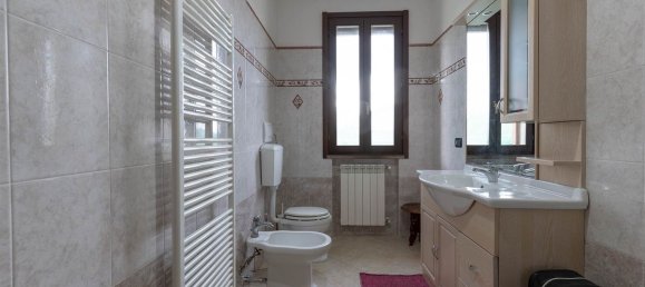 7 rooms Villa in Casciana Terme Lari, Italy No. 121803 9