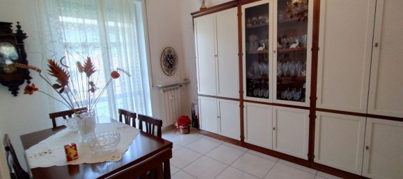 5 Schlafzimmer Wohnung in Genoa, Italy, Nr. 337718 12