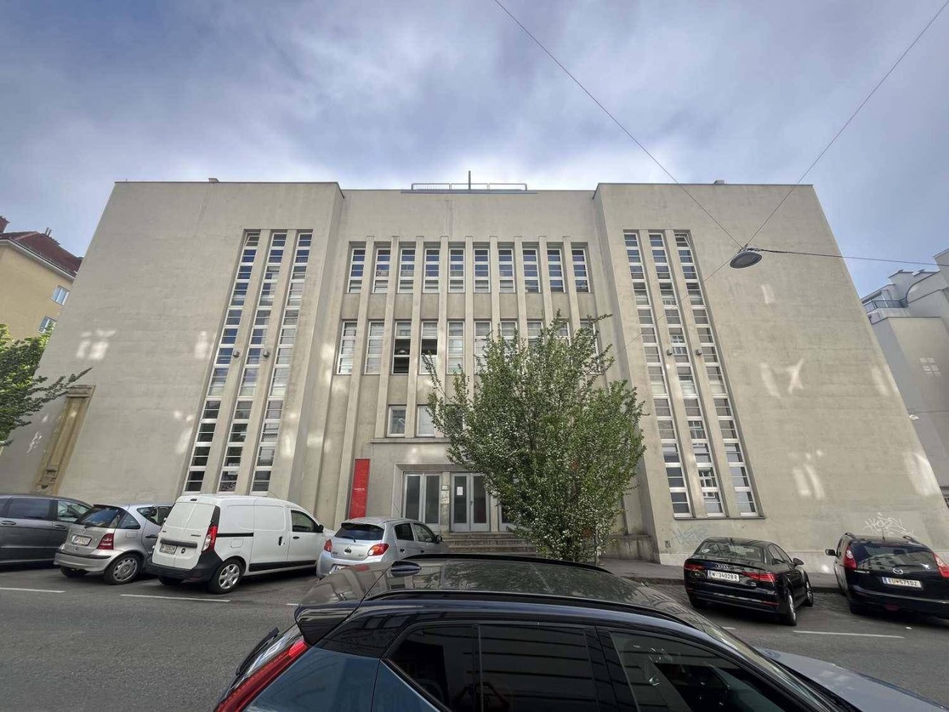  Parking in Margareten, Austria No. 184072