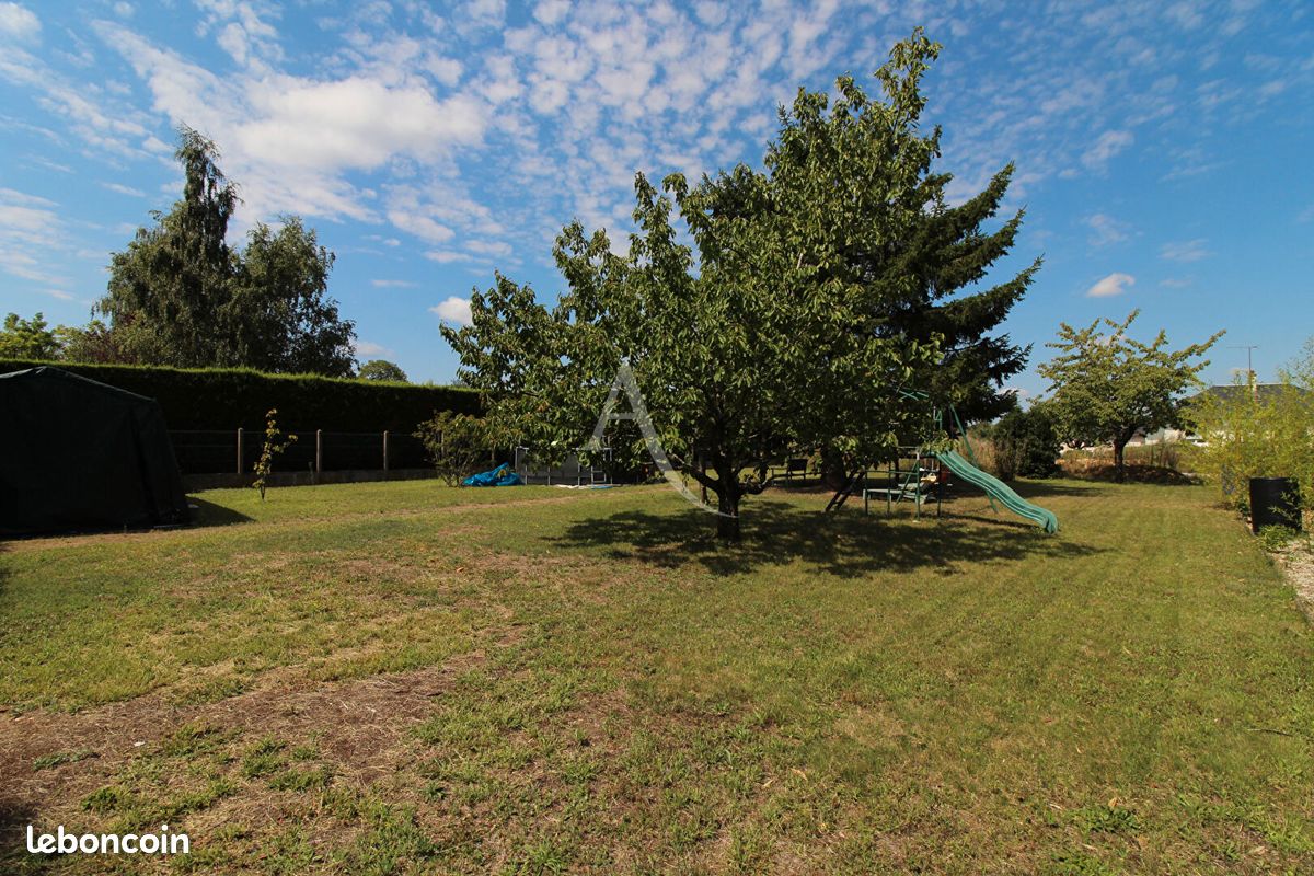 Terrain à Vineuil, France 1400m² No. 77051