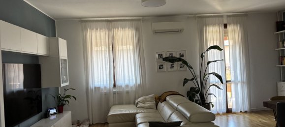 4 rooms House in Vidigulfo, Italy No. 11690 3