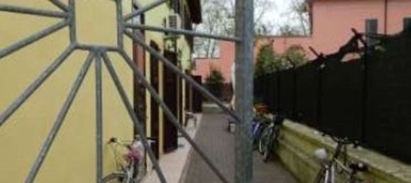6 rooms House in Suzzara, Italy No. 308875 3