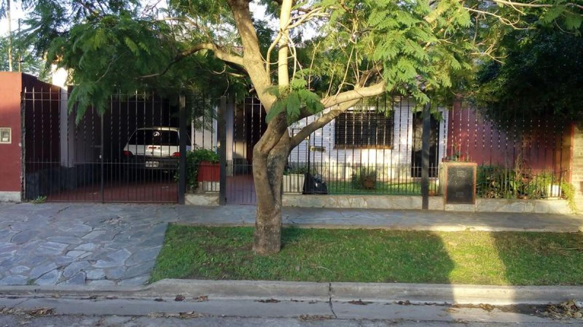 3 Schlafzimmer Haus in Hurlingham, Argentina, Nr. 72948