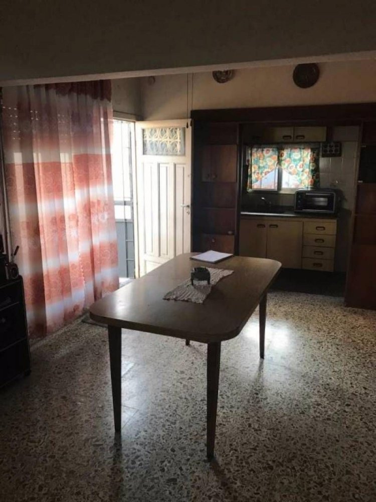 2 bedrooms House in Avellaneda, Argentina No. 20289